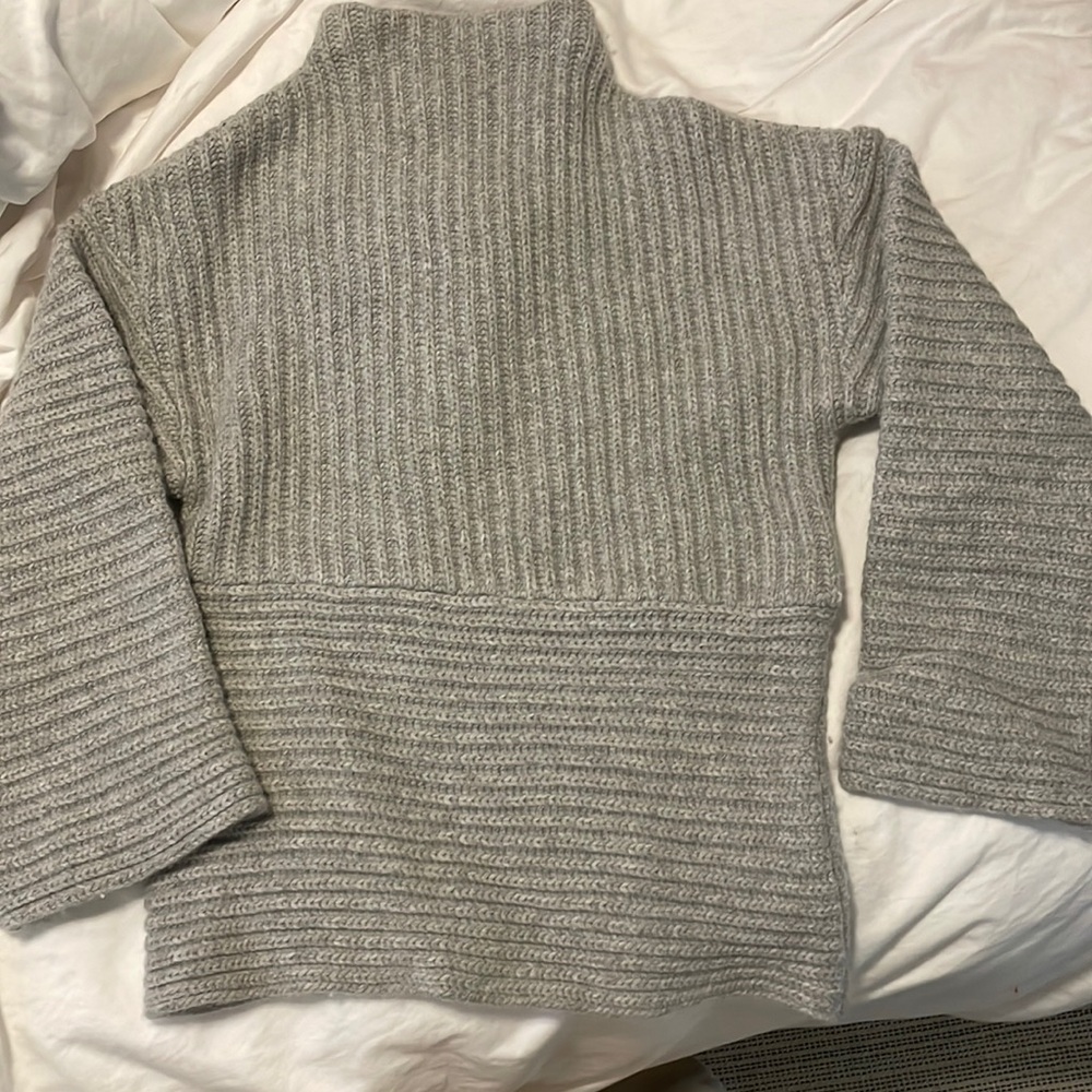 NWOT Missing you already unbalanced turtleneck sweater grey, size small